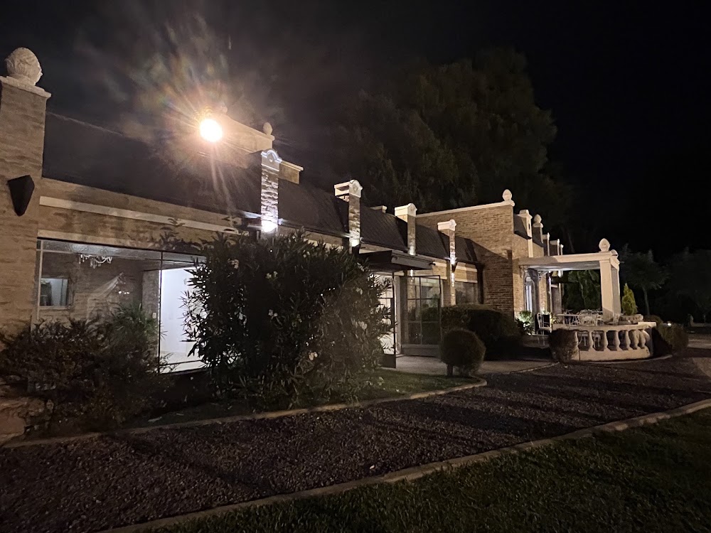 La Soñada, Salon Eventos, Estancias